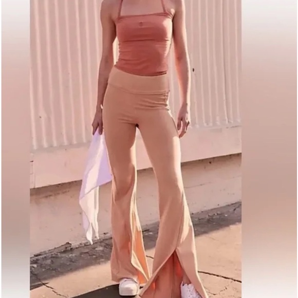 NWT Free People Hot Shot Kick Flares Leggings Color- Neutral - Picture 2 of 7